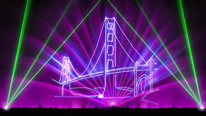 Лазерное шоу на городской праздник